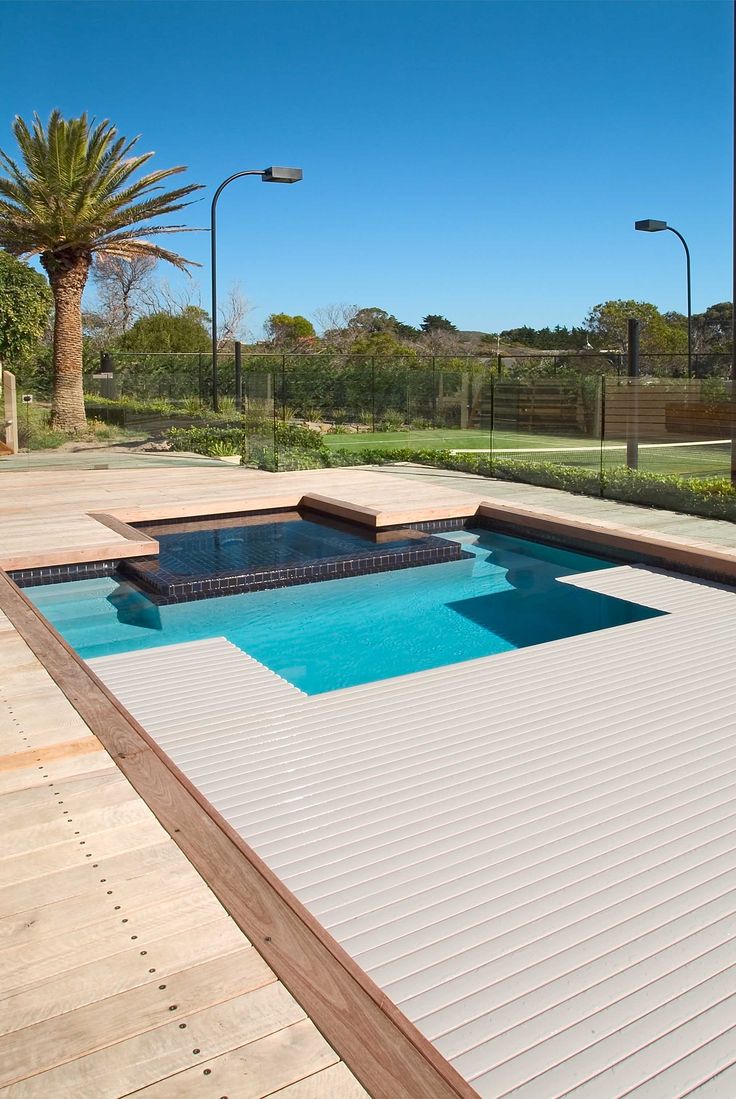 Automatic pool cover installation